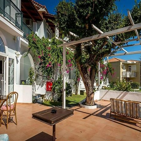 Paradise Hotel Zth Ciliví Kültér fotó